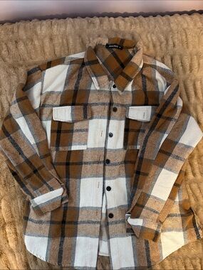 Women's Brown and White Plaid Button-Front Shacket